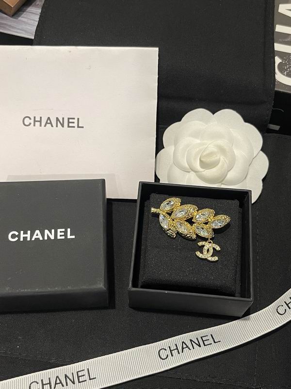 Chanel Brooch 05yxs147